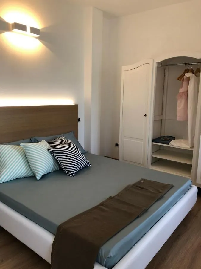 Appartamento Al Porticciolo - Casa Vacanze Marone Italia